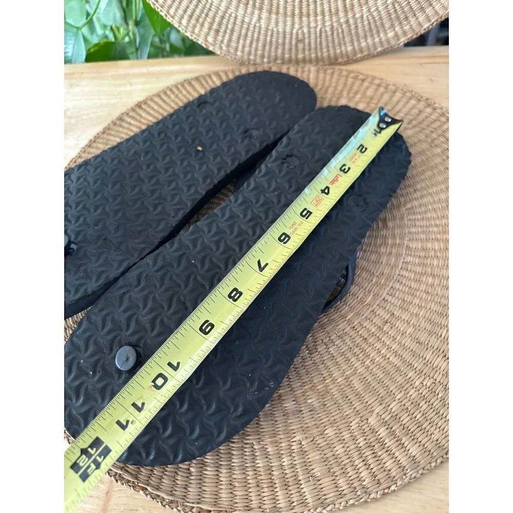 Old Navy Men’s size Large 10/11 black flip flops